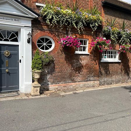 Harmondsworth Hall Buitenkant foto