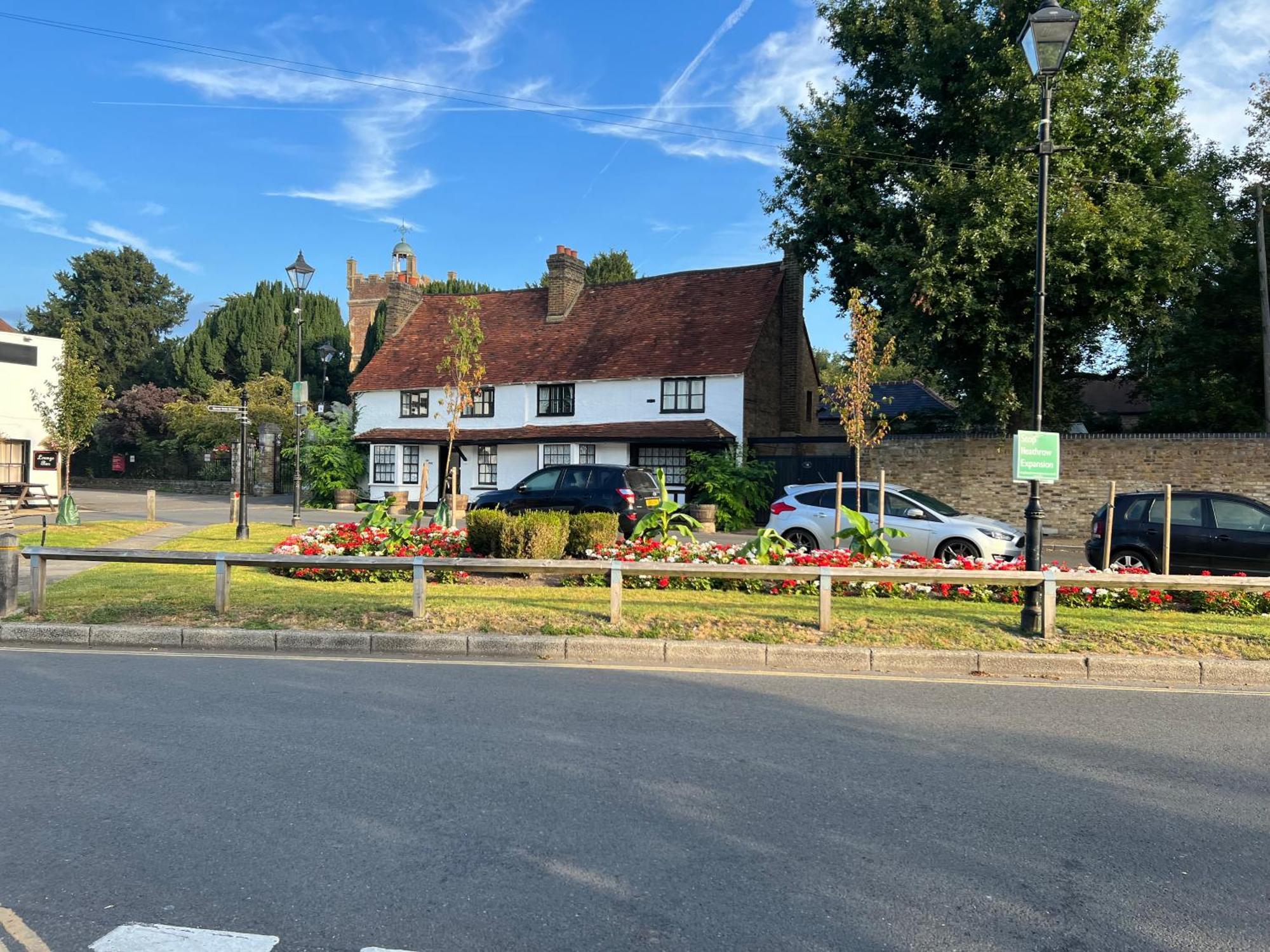 Harmondsworth Hall Buitenkant foto